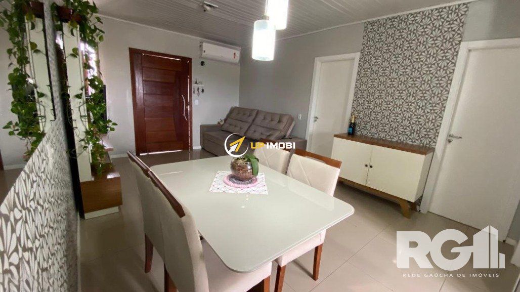 Casa, 2 dormitórios no bairro Mário Quintana em Porto Alegre para Comprar