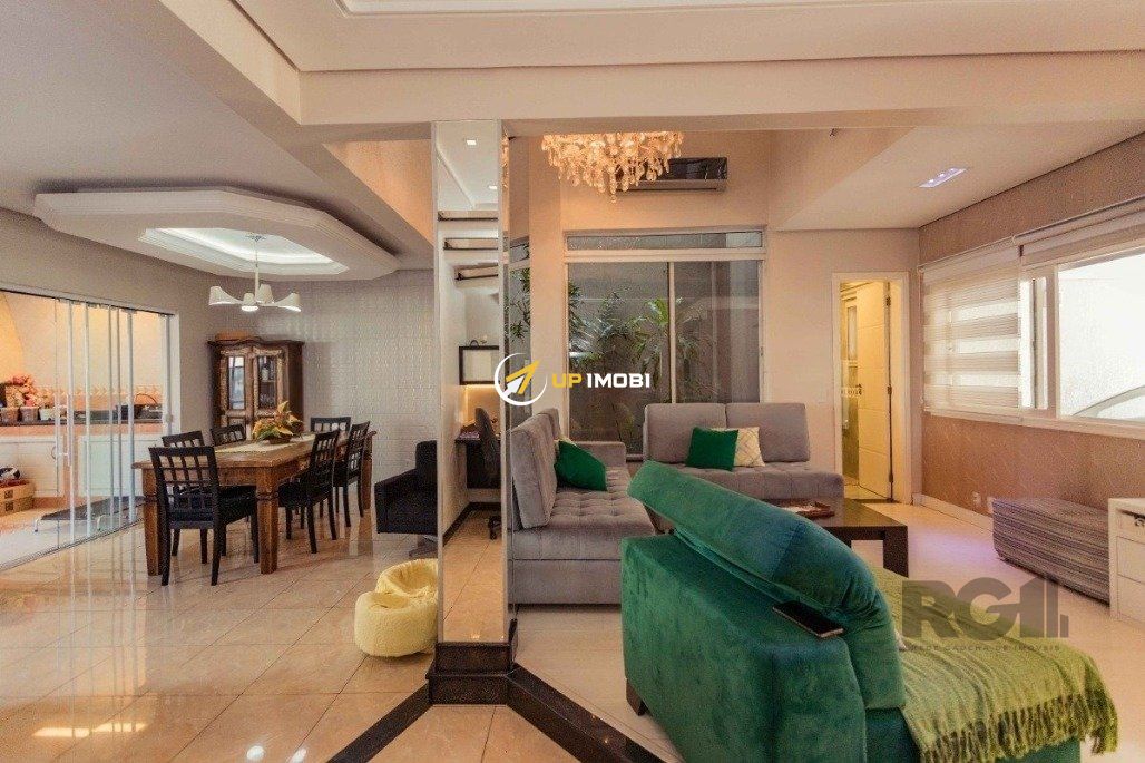 Casa de Condomínio com 192m², 3 dormitórios no bairro Sarandi em Porto Alegre para Comprar