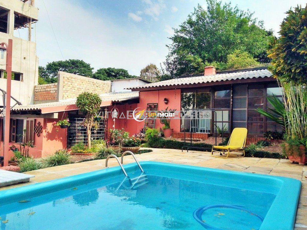 Casa com 212m², 6 dormitórios no bairro Teresópolis em Porto Alegre para Comprar