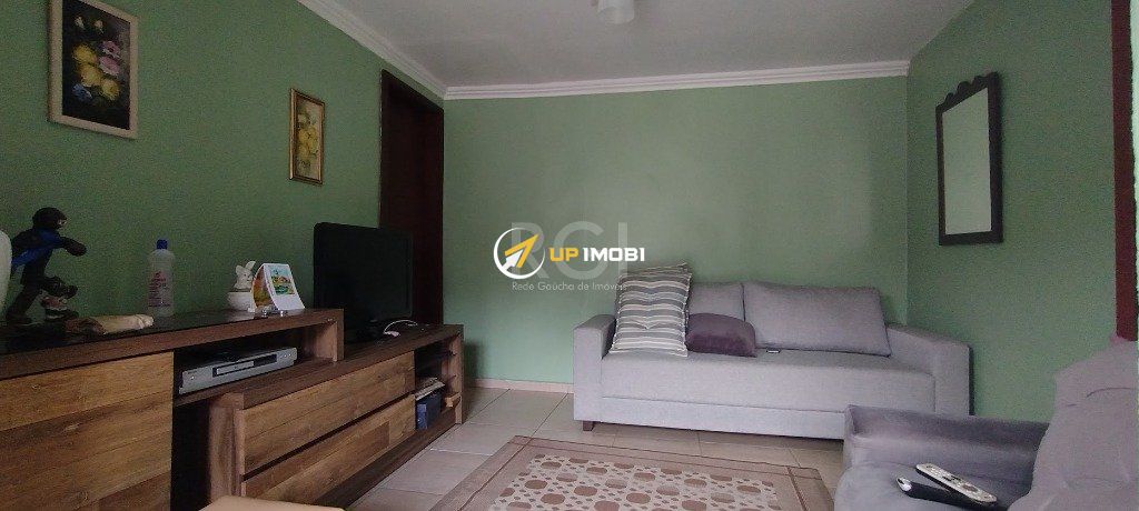 Casa com 162m², 3 dormitórios no bairro Partenon em Porto Alegre para Comprar