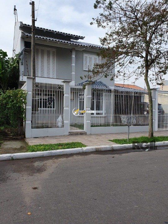 Casa com 105m², 2 dormitórios no bairro Harmonia em Canoas para Comprar