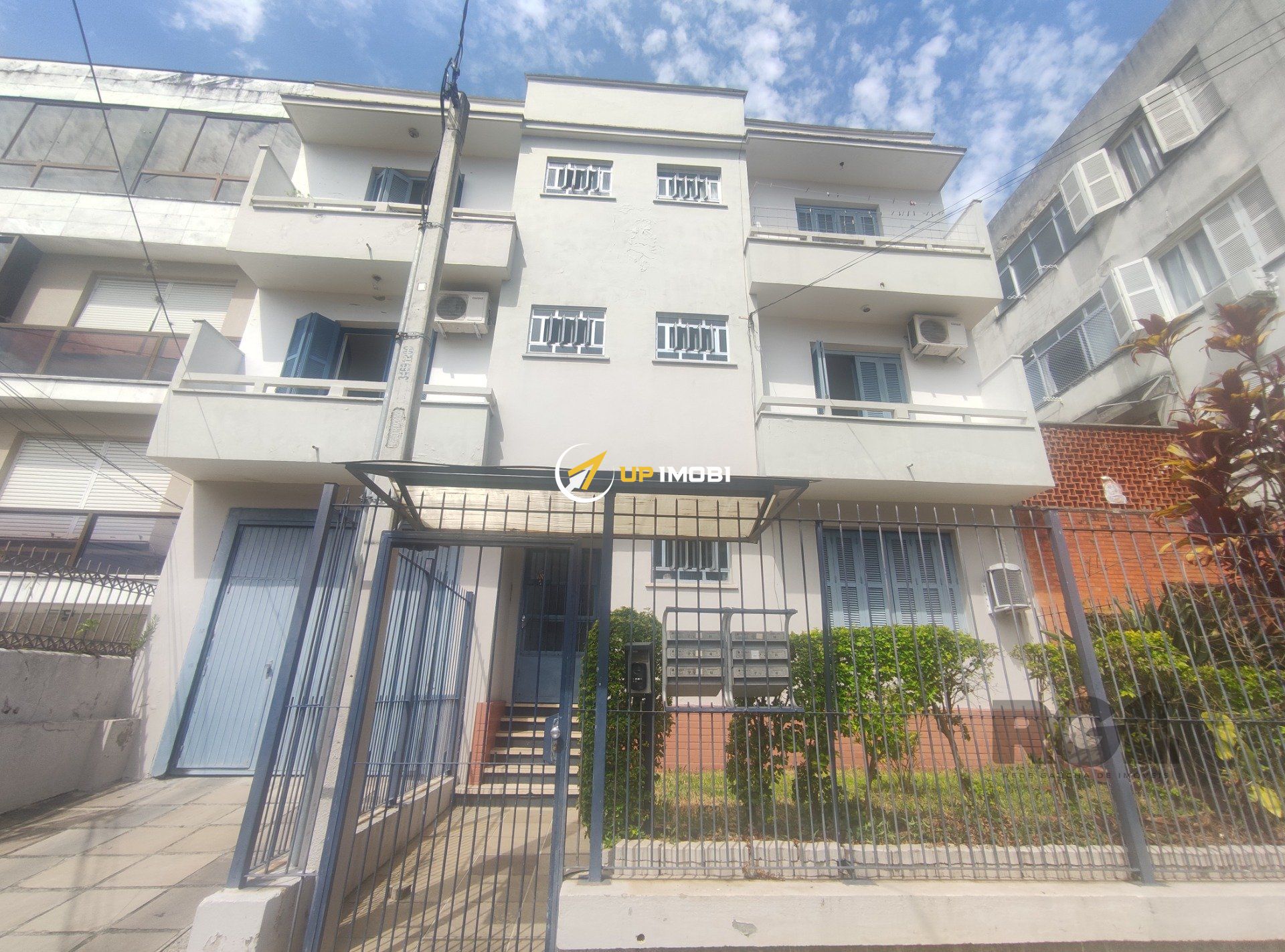 Prédio Residencial no bairro São João em Porto Alegre para Comprar