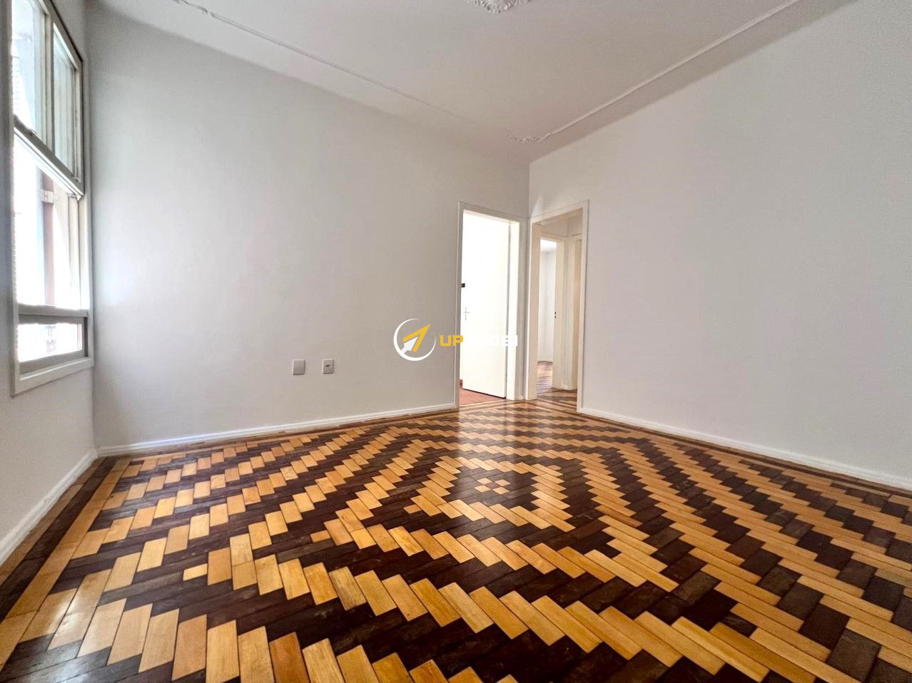 Apartamento, 2 dormitórios no bairro Bom Fim em Porto Alegre para Comprar