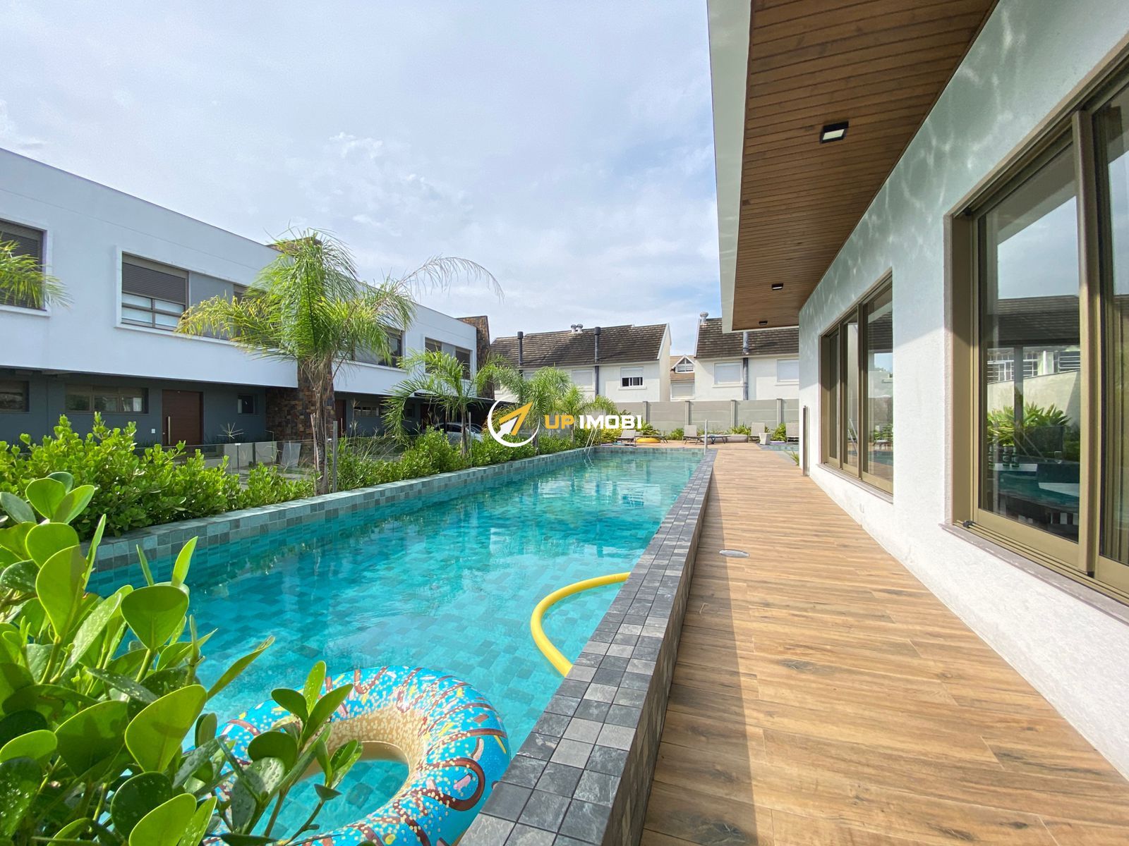 Casa de Condomínio, 3 dormitórios no bairro Jardim Itu em Porto Alegre para Comprar