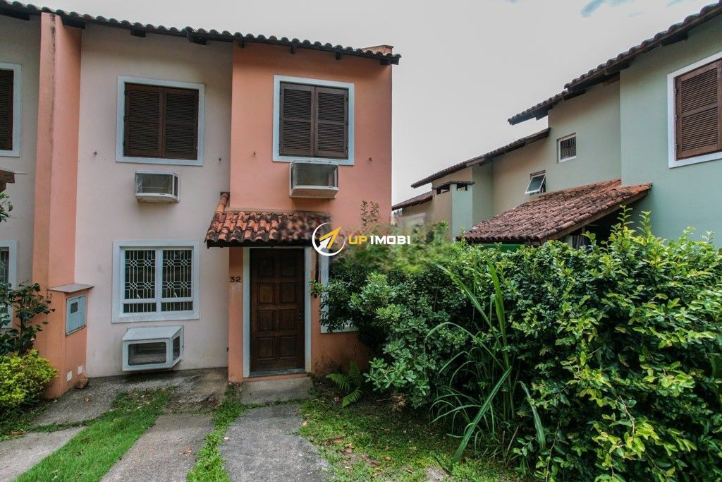 Casa de Condomínio, 3 dormitórios no bairro Lomba do Pinheiro em Porto Alegre para Comprar