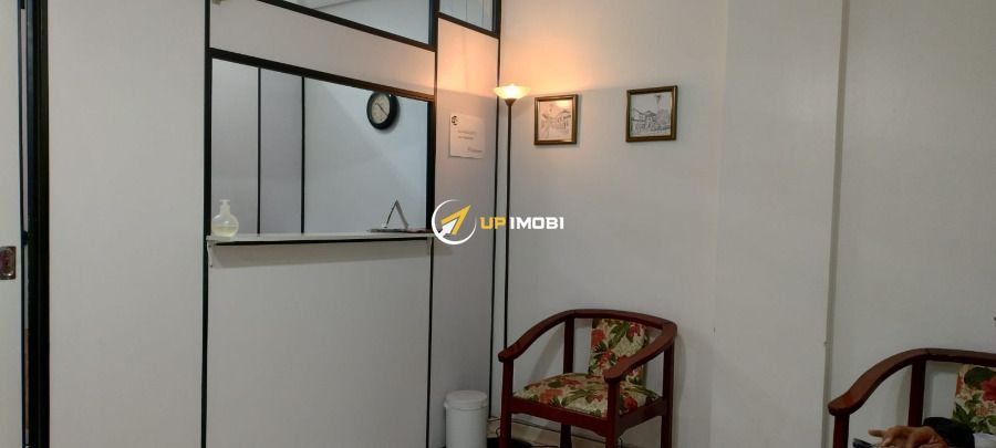 Sala Comercial, 1 dormitório no bairro Floresta em Porto Alegre para Comprar