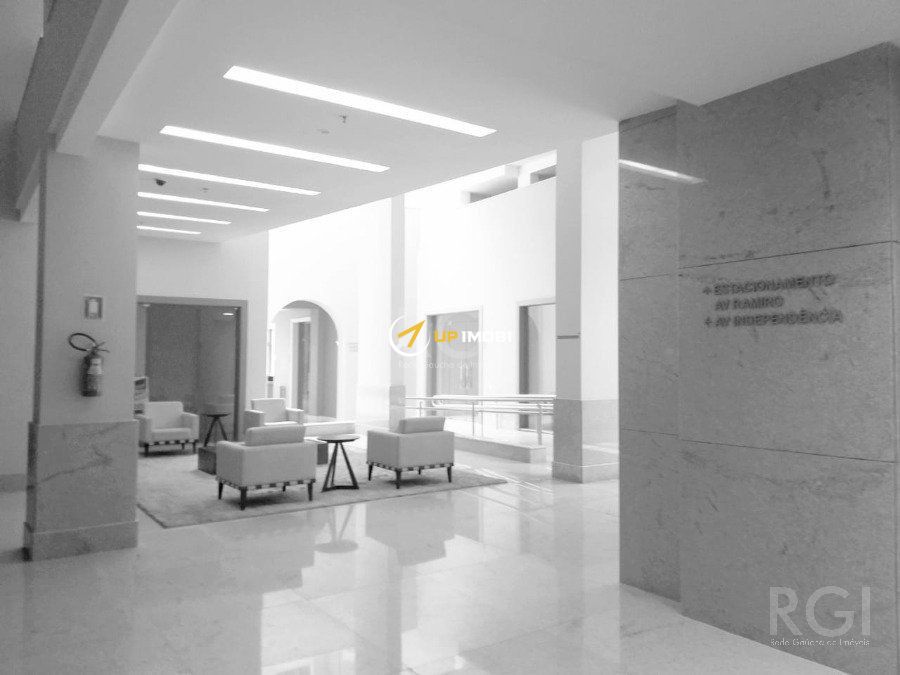 Sala Comercial, 1 dormitório no bairro Independência em Porto Alegre para Comprar