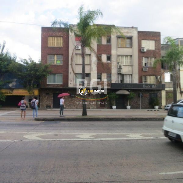 Loja, 6 dormitórios no bairro Floresta em Porto Alegre para Comprar