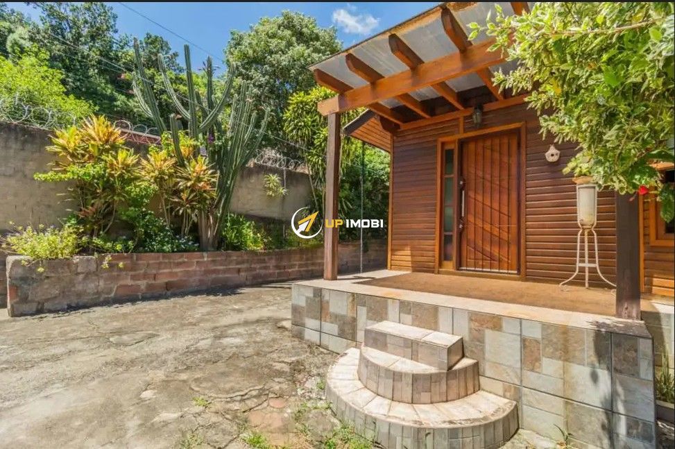 Casa com 114m², 4 dormitórios no bairro Glória em Porto Alegre para Comprar