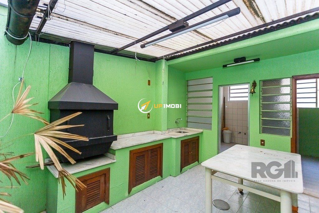 Apartamento, 2 dormitórios no bairro Navegantes em Porto Alegre para Comprar