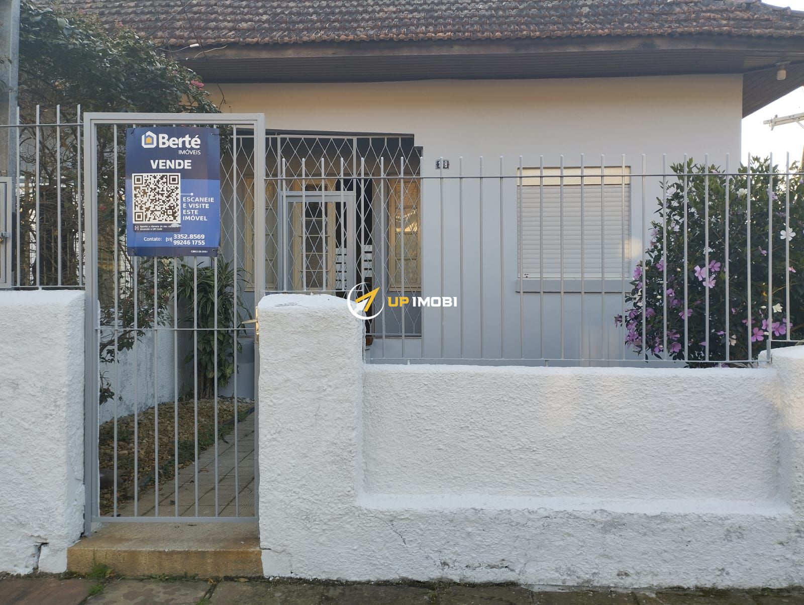 Casa, 2 dormitórios no bairro Glória em Porto Alegre para Comprar