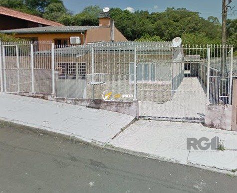 Casa com 151m², 3 dormitórios no bairro Lomba do Pinheiro em Porto Alegre para Comprar