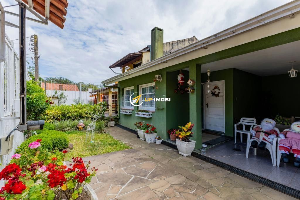 Casa, 3 dormitórios no bairro Espírito Santo em Porto Alegre para Comprar