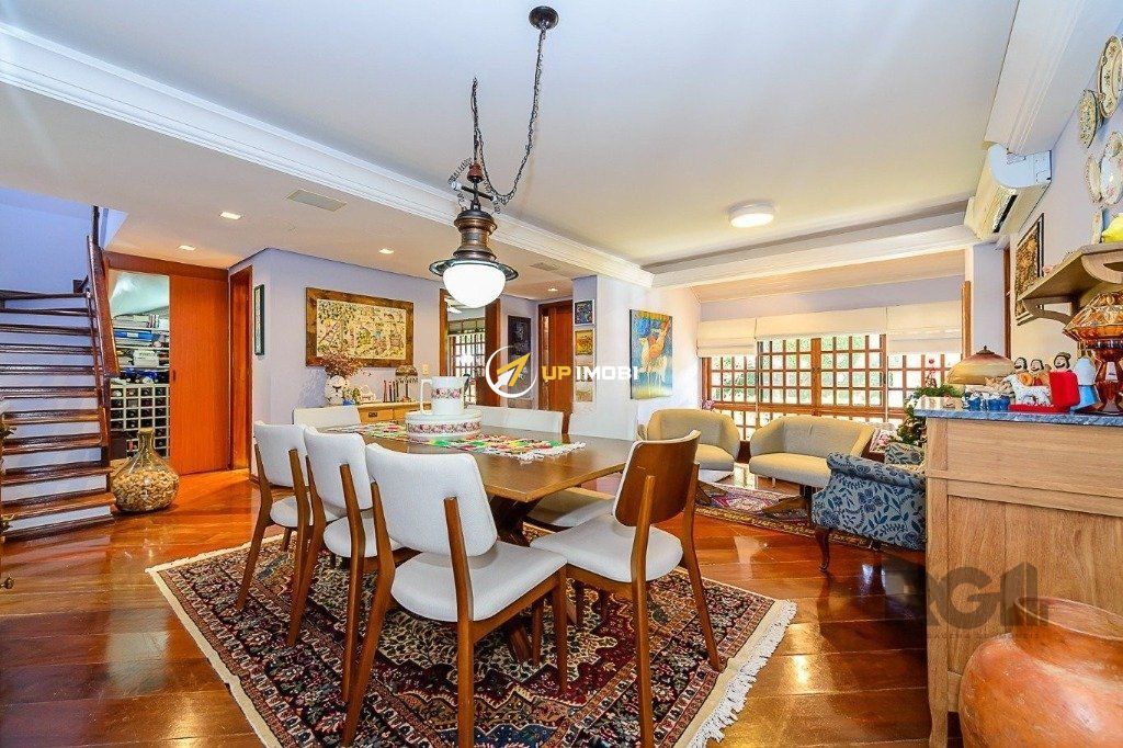 Casa de Condomínio com 319m², 4 dormitórios no bairro Pedra Redonda em Porto Alegre para Comprar