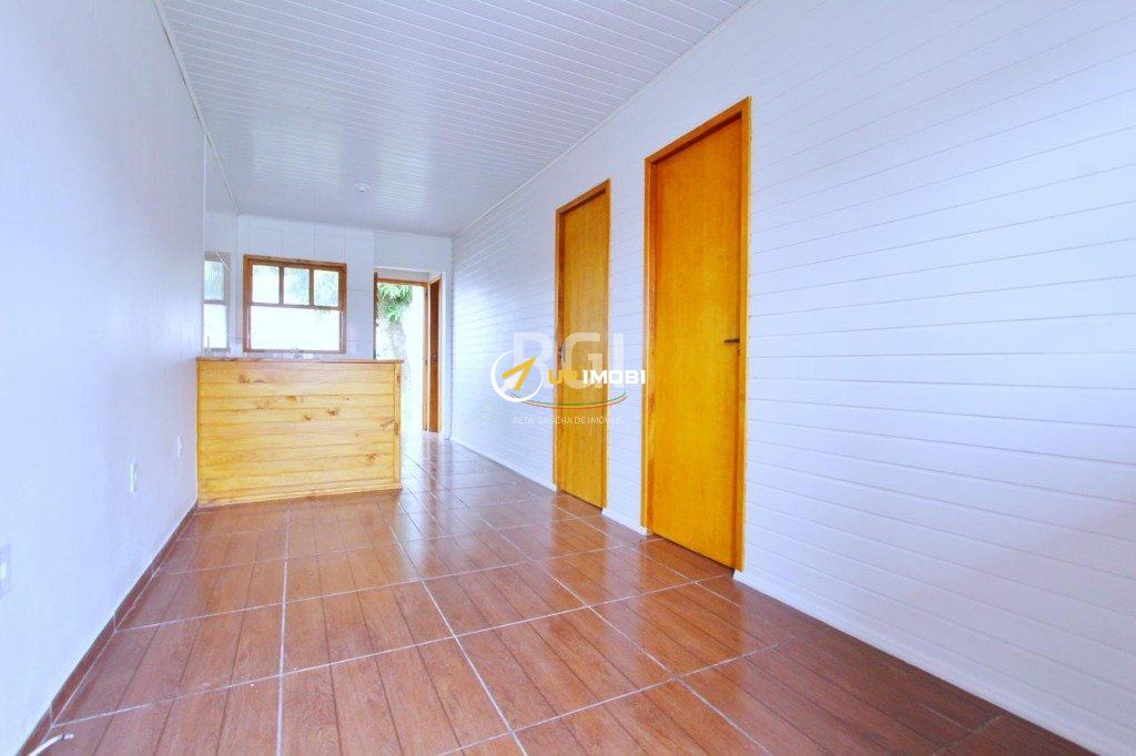 Casa, 2 dormitórios no bairro Cavalhada em Porto Alegre para Comprar