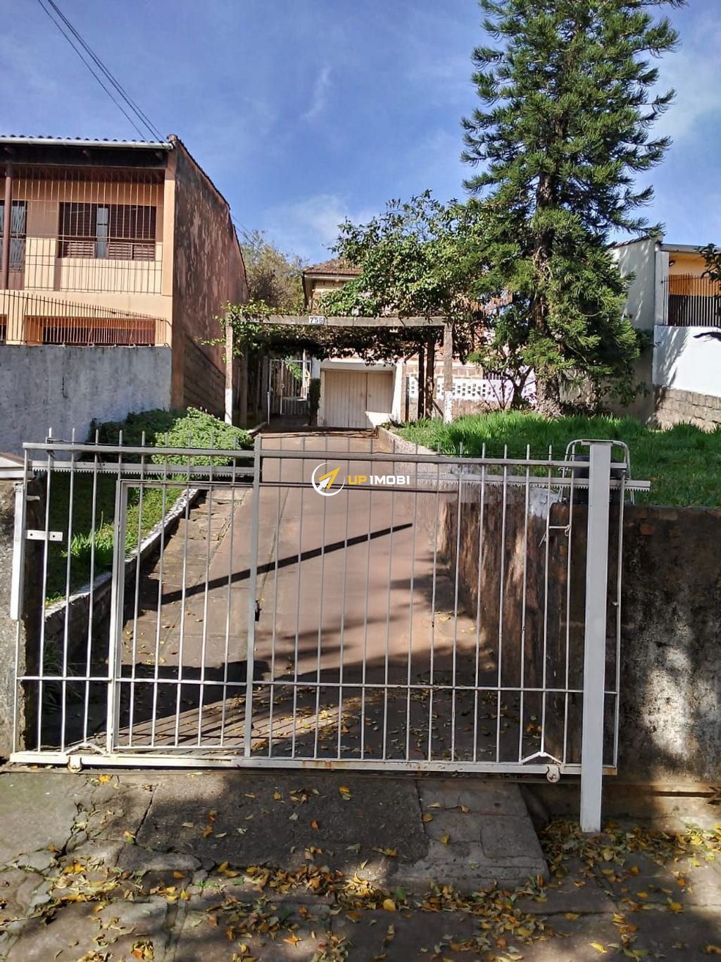 Casa, 4 dormitórios no bairro Glória em Porto Alegre para Comprar