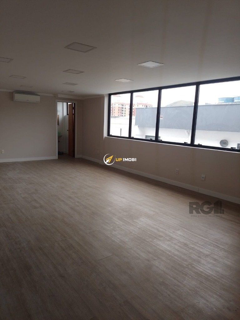 Sala Comercial com 50m² no bairro Teresópolis em Porto Alegre para Comprar