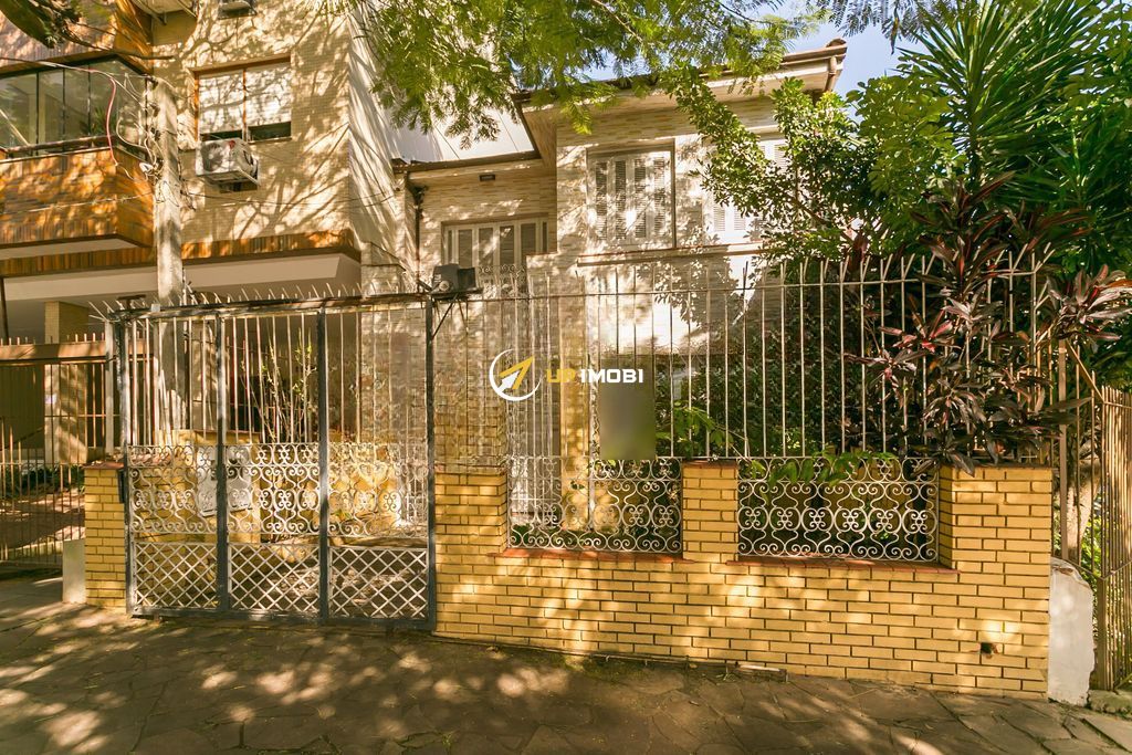 Casa, 4 dormitórios no bairro Petrópolis em Porto Alegre para Comprar