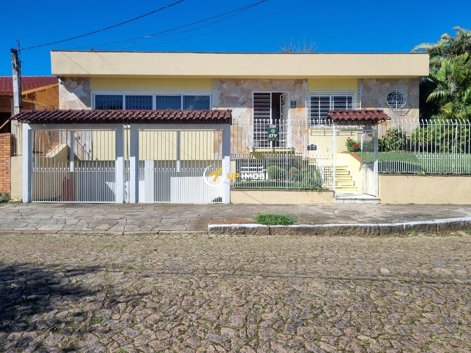 Casa, 3 dormitórios no bairro Teresópolis em Porto Alegre para Comprar