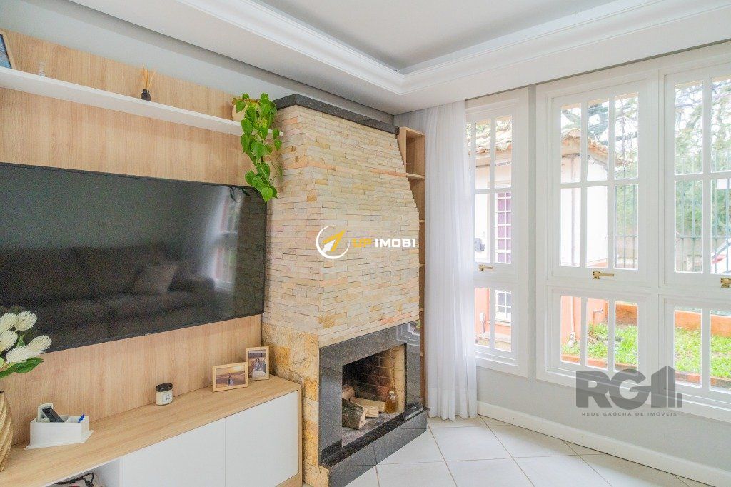 Casa de Condomínio com 127m², 3 dormitórios no bairro Teresópolis em Porto Alegre para Comprar