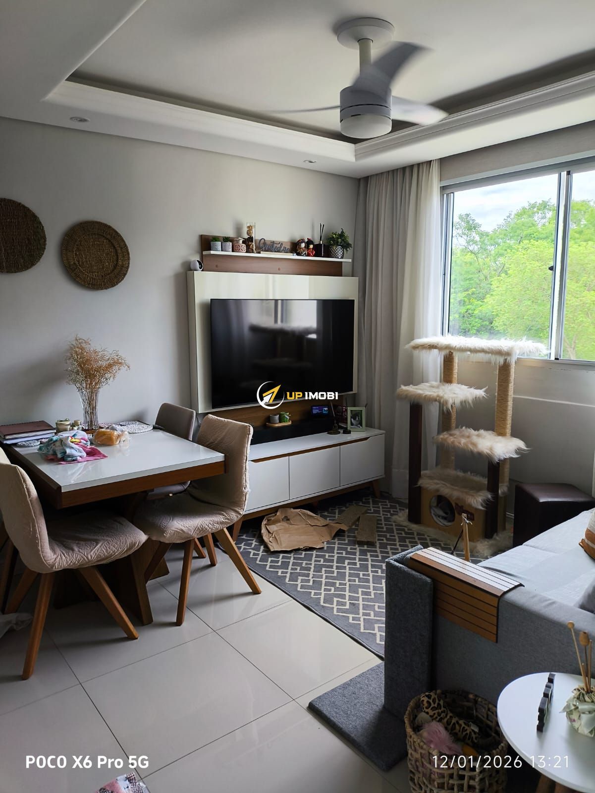 Apartamento, 2 dormitórios no bairro Cavalhada em Porto Alegre para Comprar