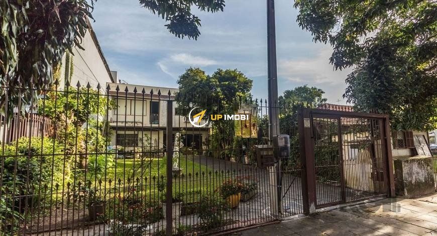 Casa com 250m², 5 dormitórios no bairro Santa Maria Goretti em Porto Alegre para Comprar
