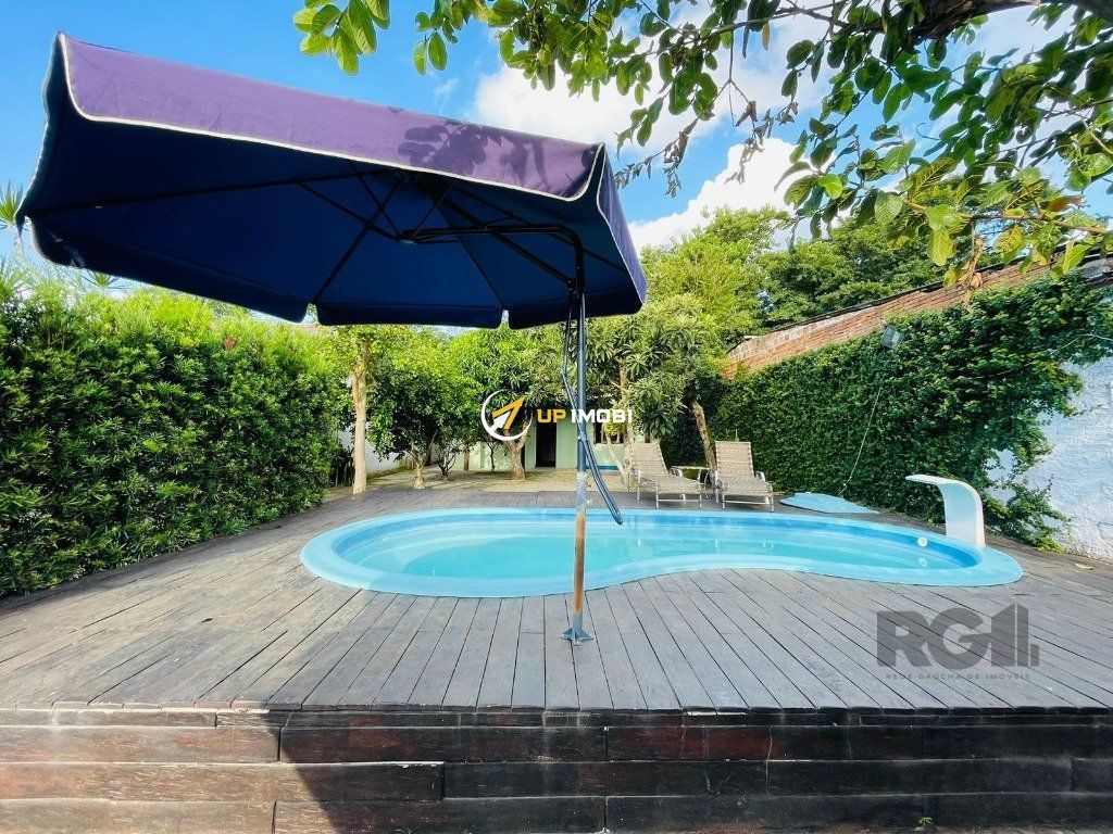 Casa com 130m², 2 dormitórios no bairro Morro Santana em Porto Alegre para Comprar