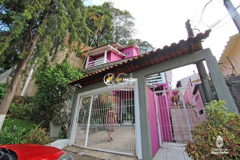 Casa, 3 dormitórios no bairro Nonoai em Porto Alegre para Comprar