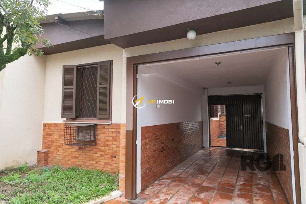 Casa com 195m², 3 dormitórios no bairro Glória em Porto Alegre para Comprar