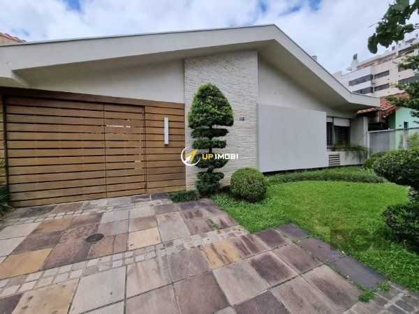 Casa com 280m², 3 dormitórios no bairro Jardim Lindóia em Porto Alegre para Comprar