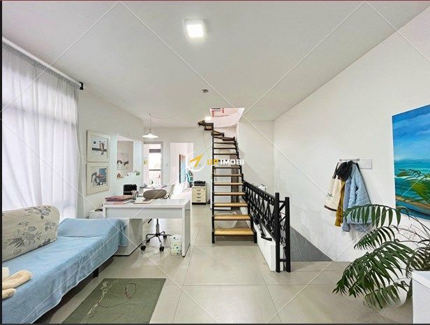 Casa, 3 dormitórios no bairro Menino Deus em Porto Alegre para Comprar