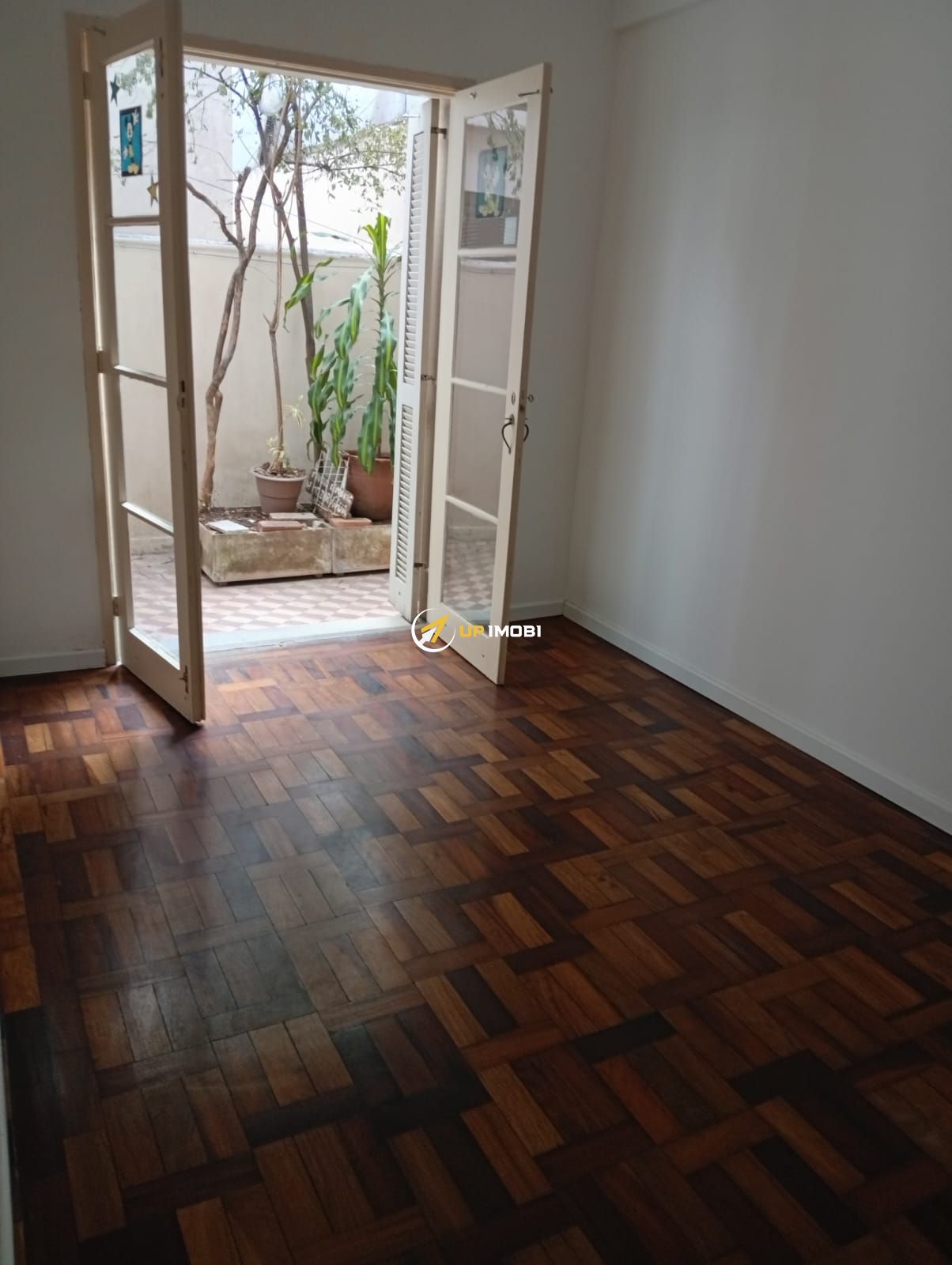 Apartamento, 2 dormitórios no bairro Cidade Baixa em Porto Alegre para Comprar