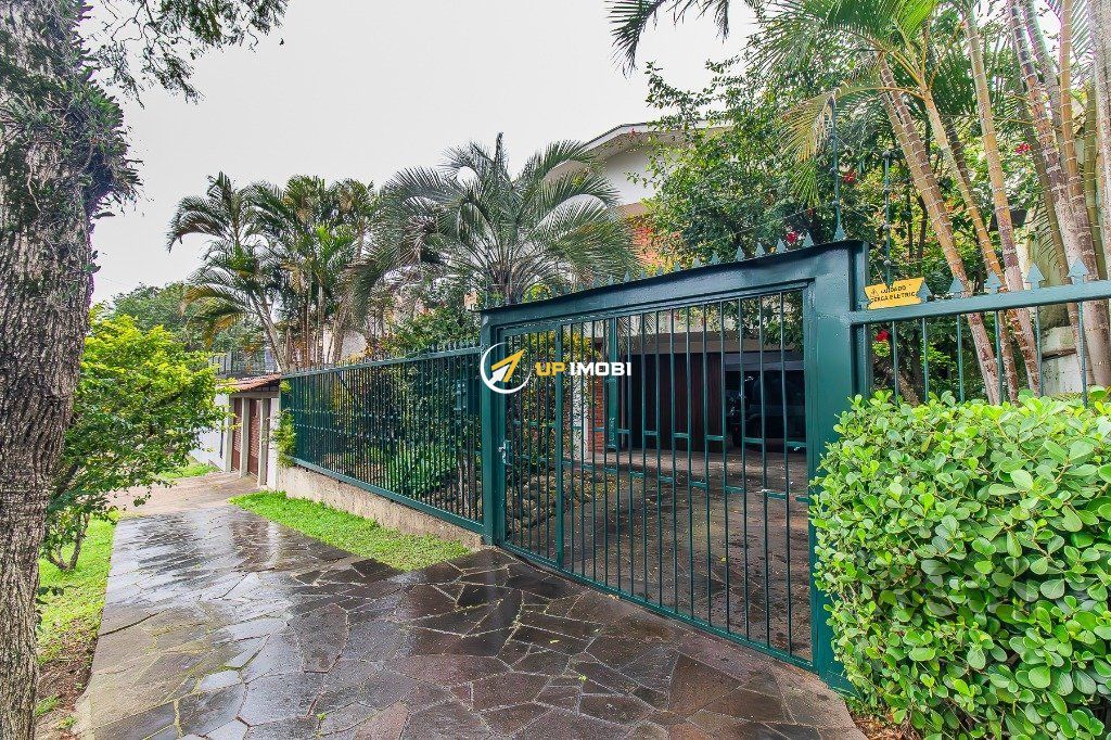 Casa com 258m², 3 dormitórios no bairro Vila Ipiranga em Porto Alegre para Comprar