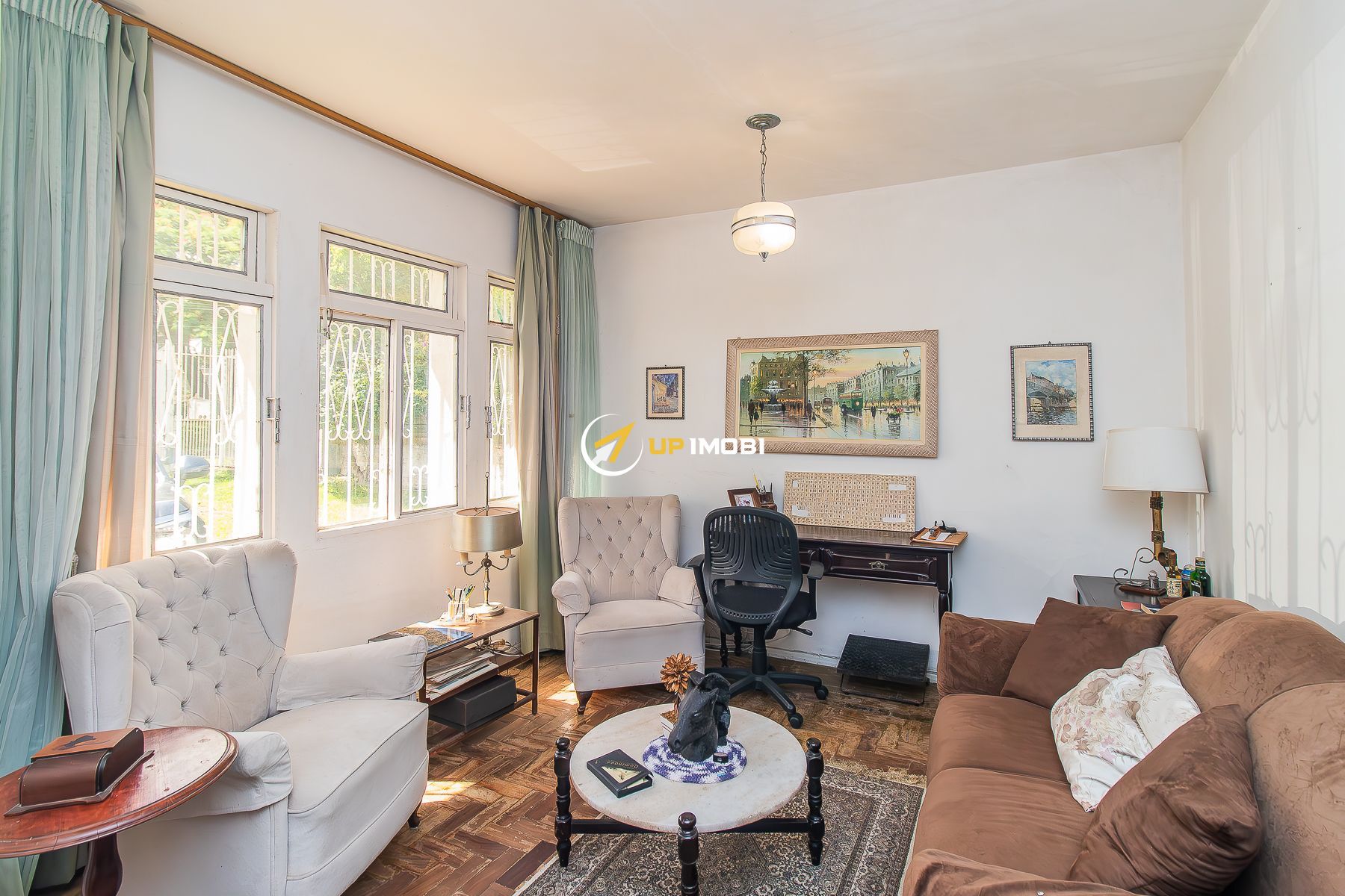 Casa, 3 dormitórios no bairro Espírito Santo em Porto Alegre para Comprar