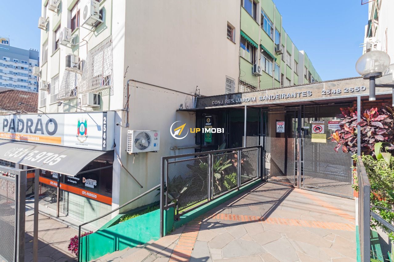 Apartamento, 1 dormitório no bairro Teresópolis em Porto Alegre para Comprar
