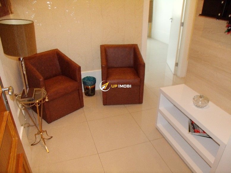 Sala Comercial, 1 dormitório no bairro Menino Deus em Porto Alegre para Comprar