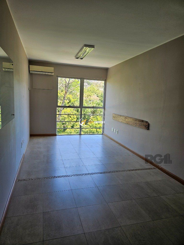 Sala Comercial com 26m², 1 dormitório no bairro Menino Deus em Porto Alegre para Comprar