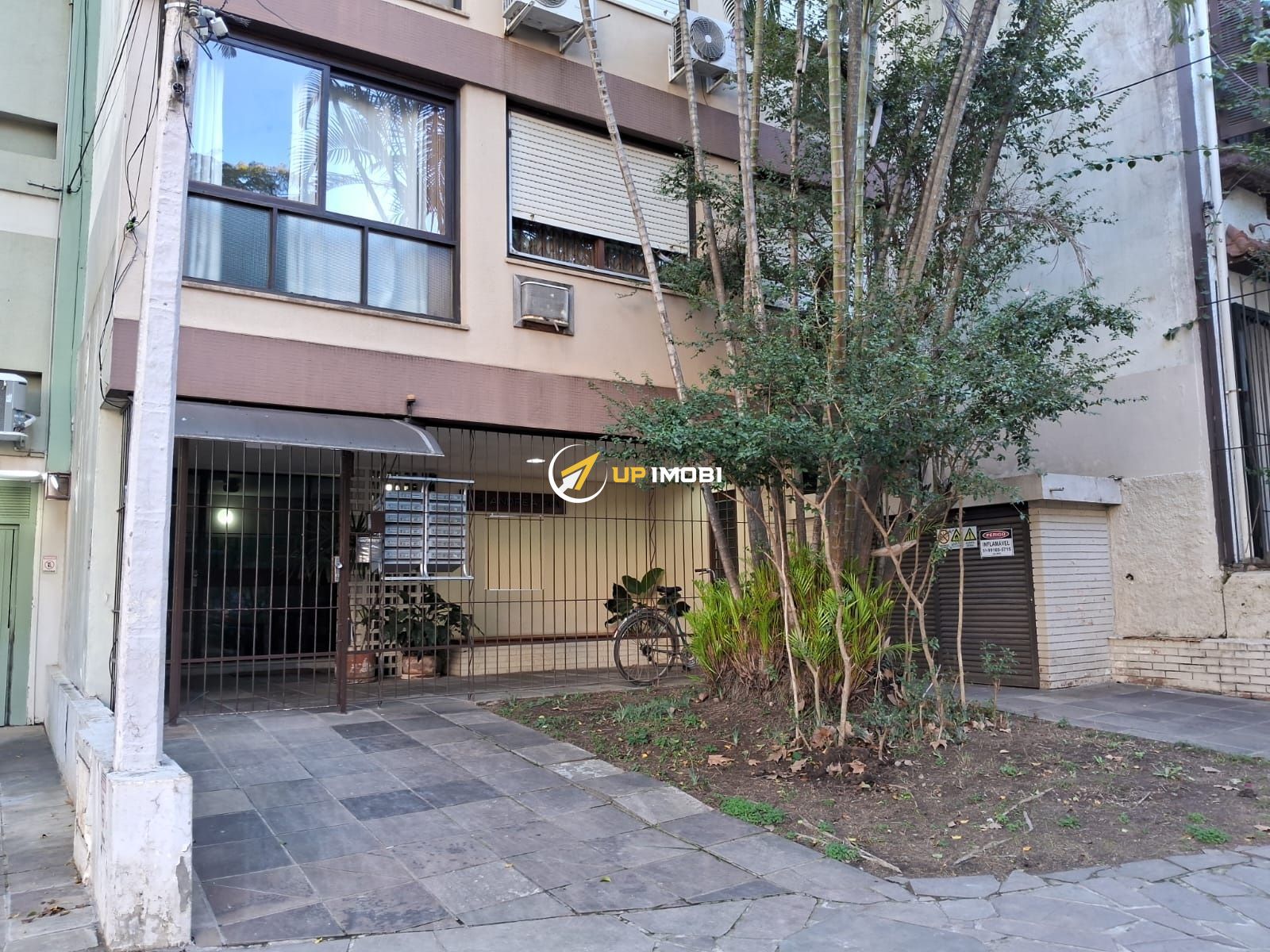 Apartamento, 2 dormitórios no bairro Farroupilha em Porto Alegre para Comprar