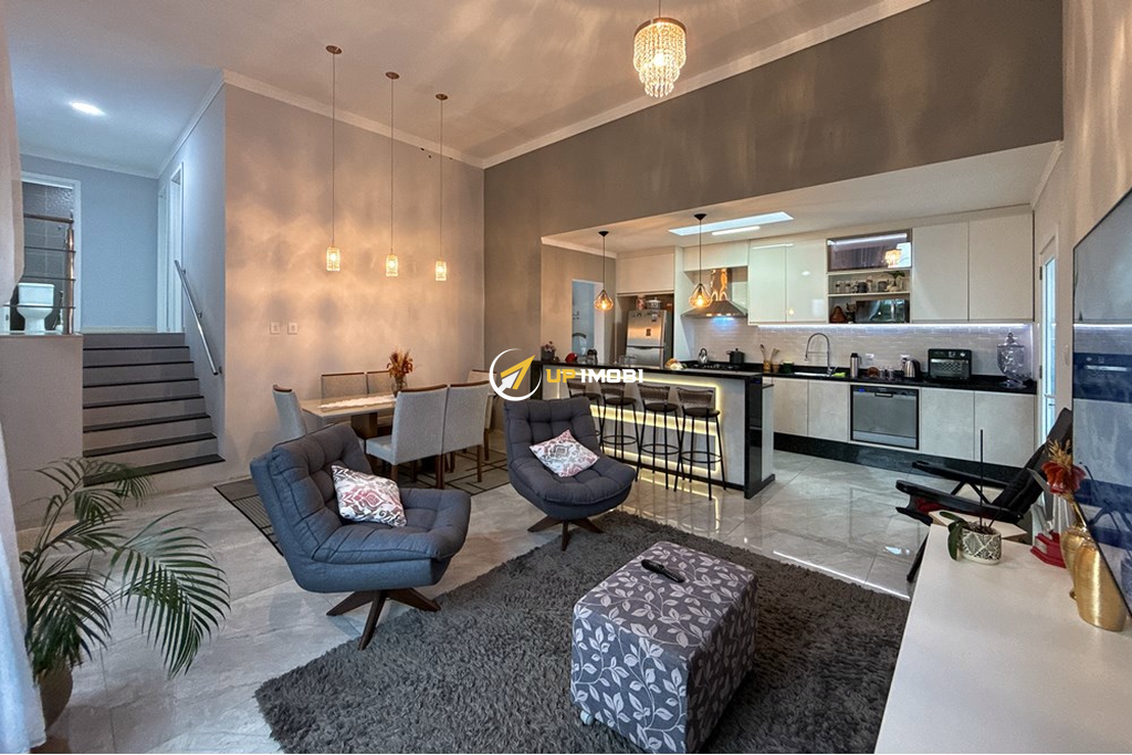 Casa com 195m², 5 dormitórios no bairro Igara em Canoas para Comprar