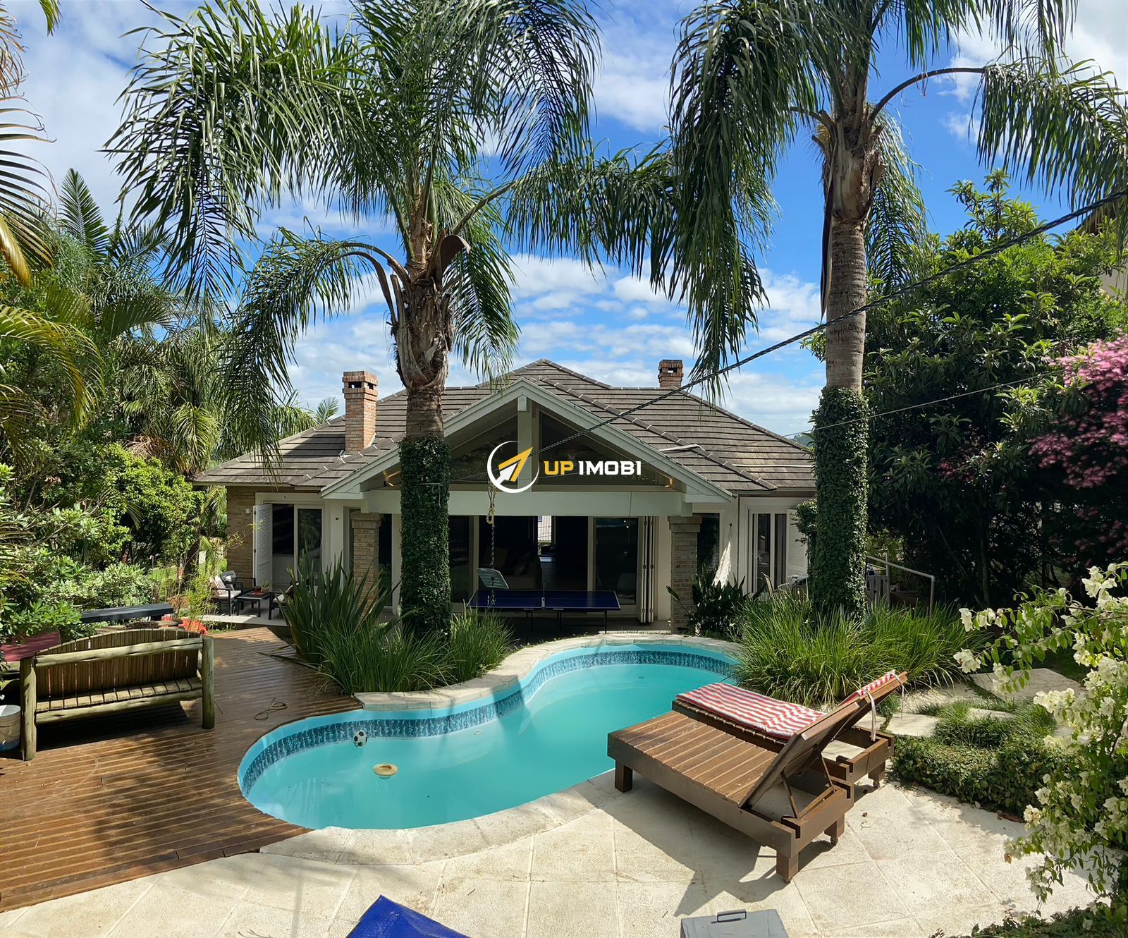 Casa de Condomínio, 3 dormitórios no bairro Aberta dos Morros em Porto Alegre para Comprar