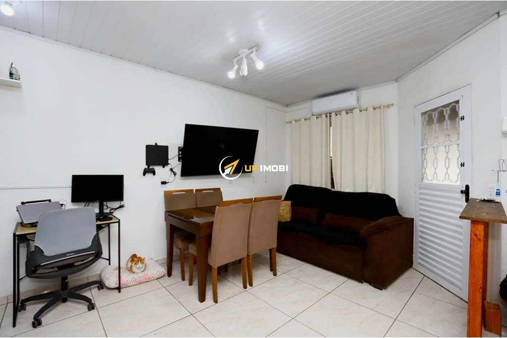 Casa com 49m², 2 dormitórios no bairro Formoza em Alvorada para Comprar