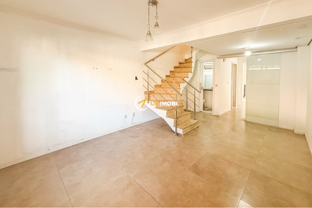 Casa com 65m², 2 dormitórios no bairro Rio Branco em Canoas para Comprar