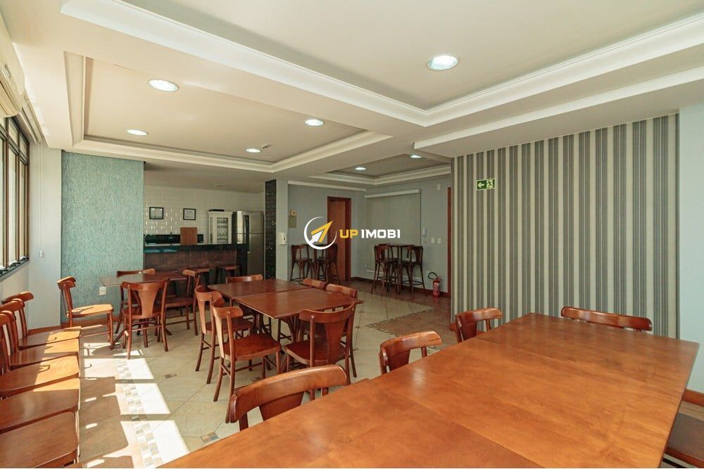 Apartamento com 68m², 2 dormitórios no bairro Menino Deus em Porto Alegre para Comprar