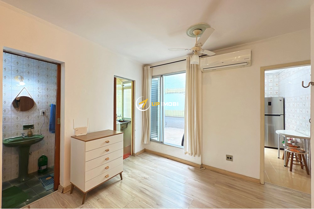 Studio com 31m², 1 dormitório no bairro Azenha em Porto Alegre para Comprar