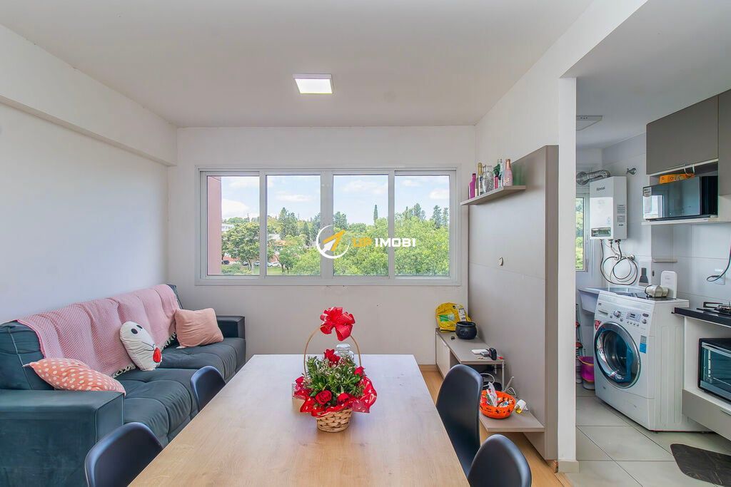 Apartamento com 53m², 2 dormitórios no bairro Azenha em Porto Alegre para Comprar