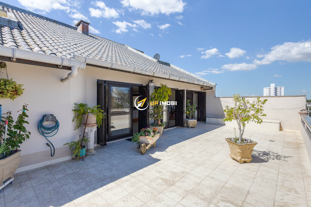 Cobertura com 185m², 3 dormitórios no bairro Marechal Rondon em Canoas para Comprar