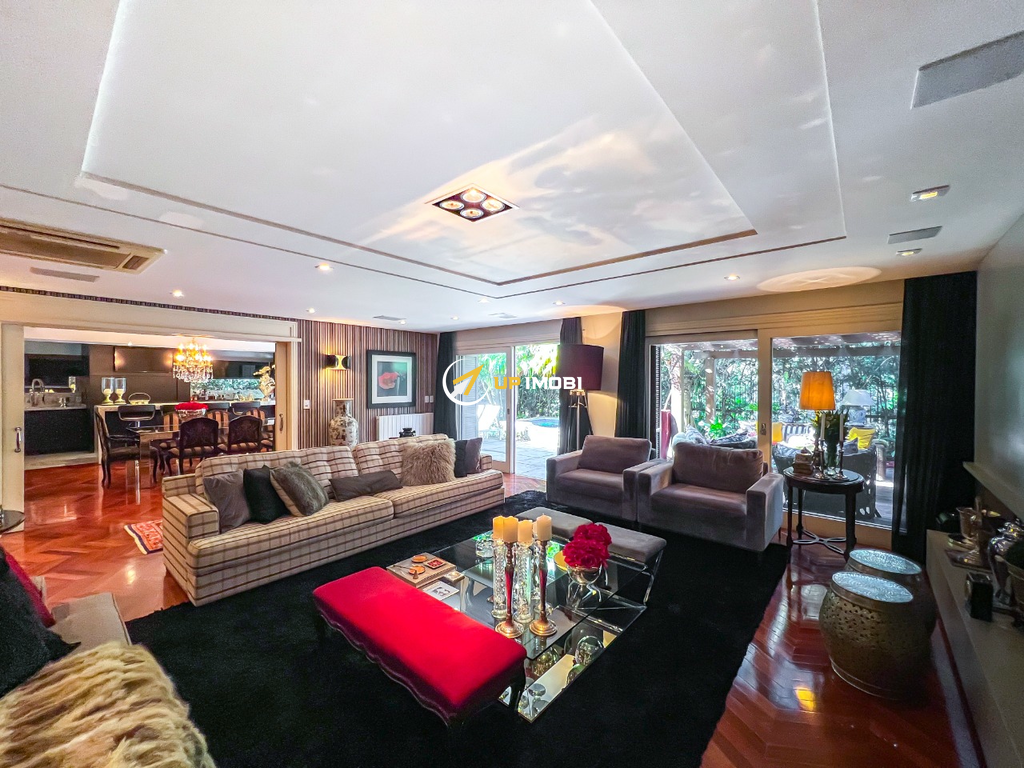 Casa de Condomínio com 632m², 4 dormitórios no bairro Três Figueiras em Porto Alegre para Comprar