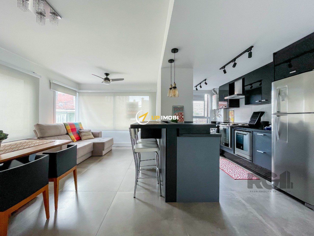 Apartamento com 70m², 2 dormitórios no bairro Menino Deus em Porto Alegre para Comprar