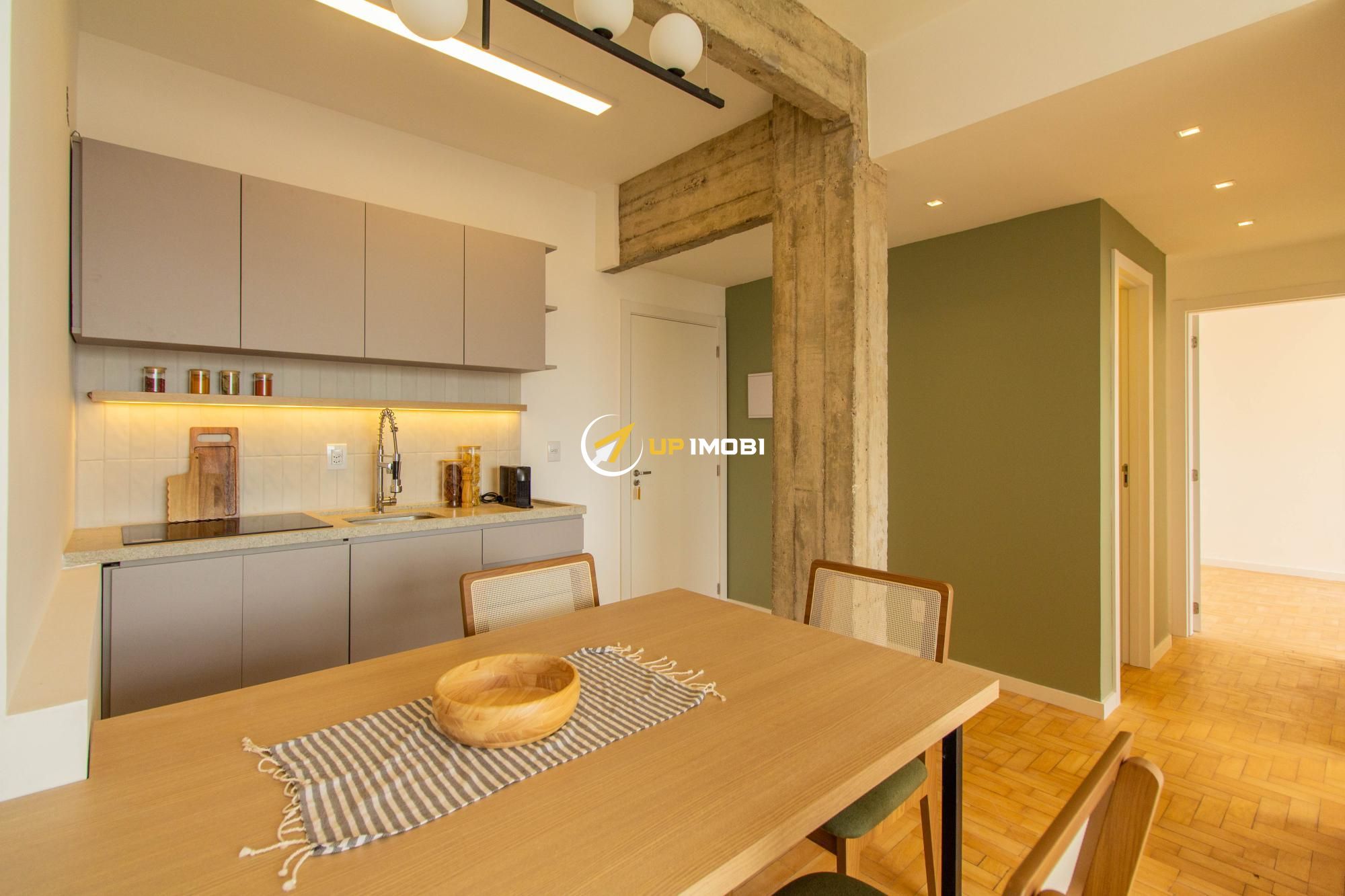 Apartamento, 2 dormitórios no bairro Centro Histórico em Porto Alegre para Comprar