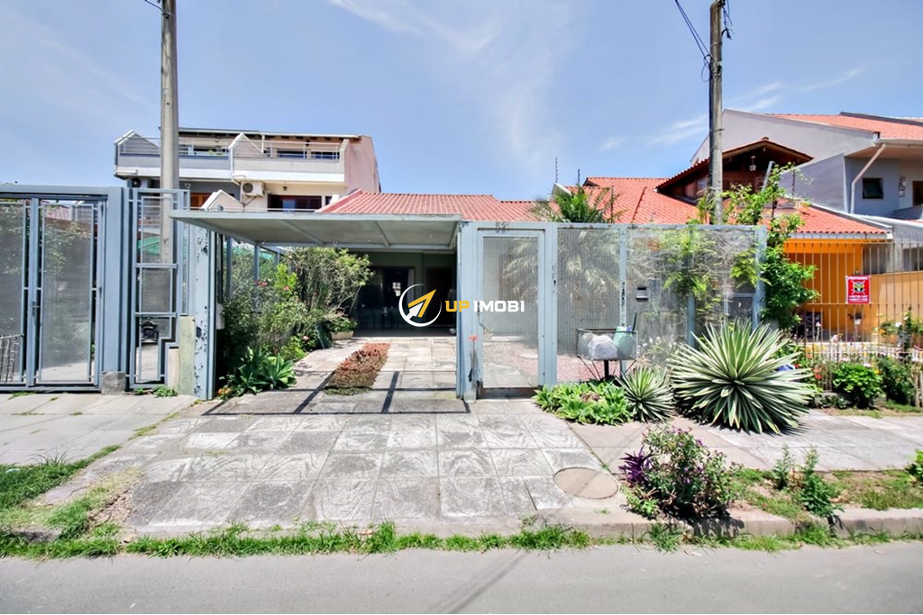 Casa com 115m², 3 dormitórios no bairro Guarujá em Porto Alegre para Comprar